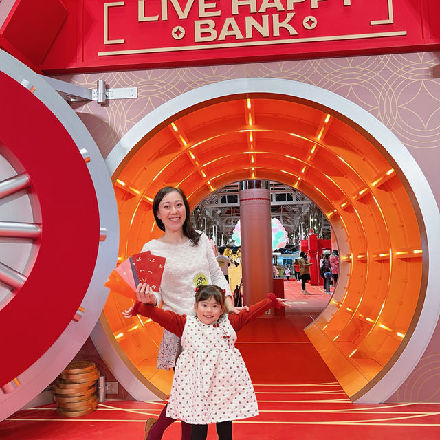 「LIVE HAPPY BANK」 • 太古城中心龍年打卡點