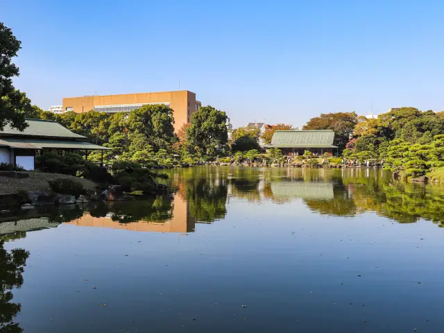 【東京都】 泉水と名石を残す緑豊かな庭園「清澄庭園」