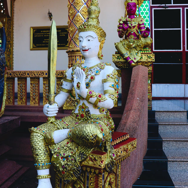 วัดพระพุทธบาทตากผ้า  จ.ลำพูน