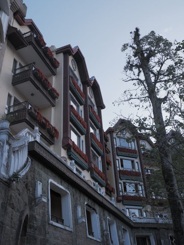 深圳東部華僑城：模仿歐洲瑞士小城的茵特拉根酒店，童話般的仙境感覺