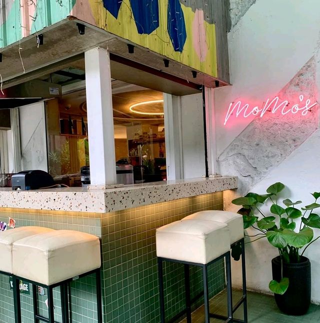 Momo's Hotel