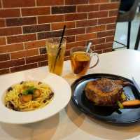 啟岸寫意文青Cafe