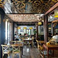 คาเฟ่สไตล์ฝรั่งเศสที่หลวงพระบาง