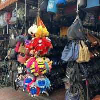 방콕 차이나타운의 대형 로컬 시장, Sampheng Market