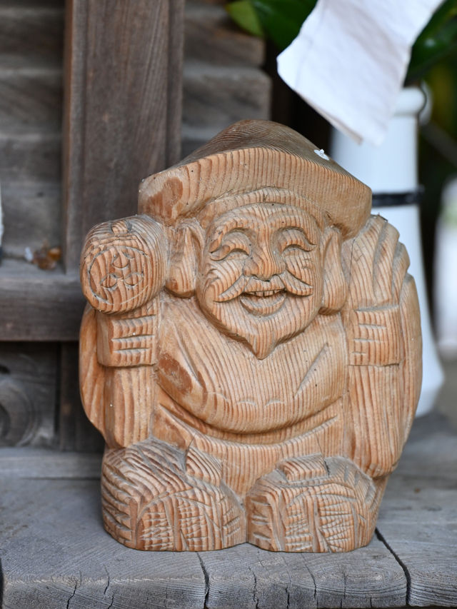 【草分稲荷神社/東京都】木彫りの恵比寿様と大黒様が見守る