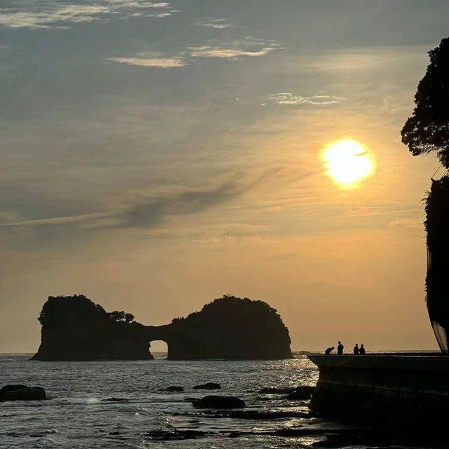 「長浜海灘夕陽，詩意自然鄉園夕照美景」