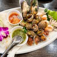 ร้านอาหาร แรดคาเฟ่ สุพรรณบุรี
