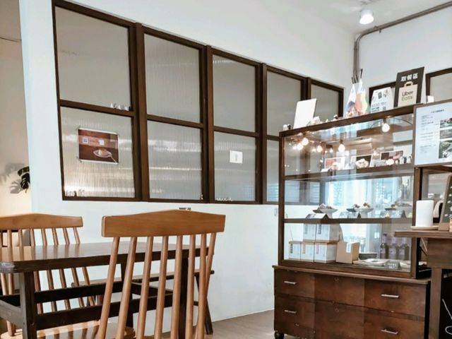 東湖靜僻小巷內的文青咖啡店：半夏生