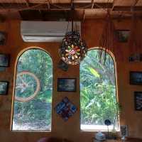Zombie Cafe' เปลี่ยนบ้านเก่ามาเป็นร้านกาแฟ
