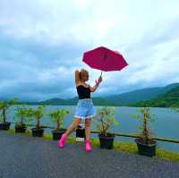 ฝนมาแล้ว บูทกับร่มพร้อมมมมค่ะ