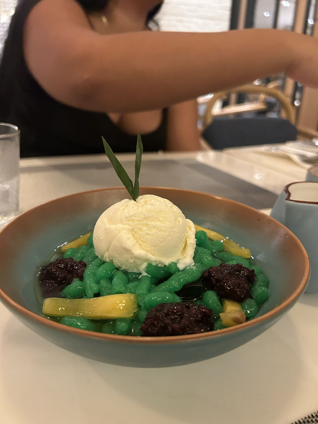 A list of things I ate at this resort