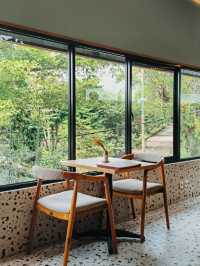 CROVECOFFE | THIS GARDEN-VIEW CAFE