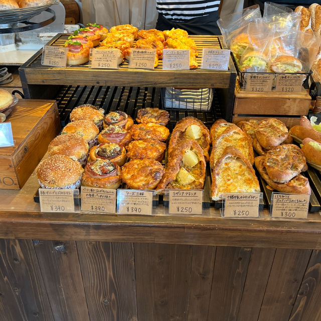 行列必須のパン屋さん🥐