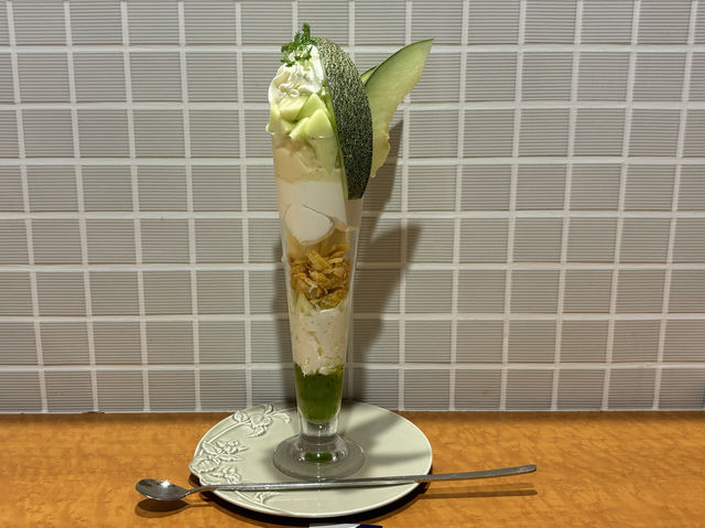【福岡カフェ】新鮮なフルーツを使ったパフェ専門店