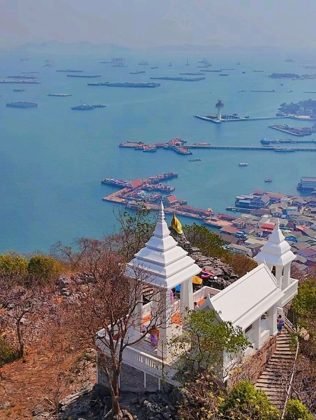 มณฑป รอยพระพุทธบาท เกาะสีชัง 