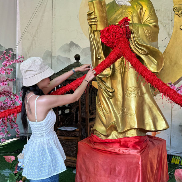 ไหว้พระสองวัดดังในฮ่องกง