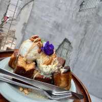“De-void Cafe&Bar”