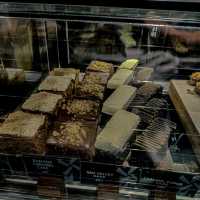 Looking for a cafe after shopping? Try this one!