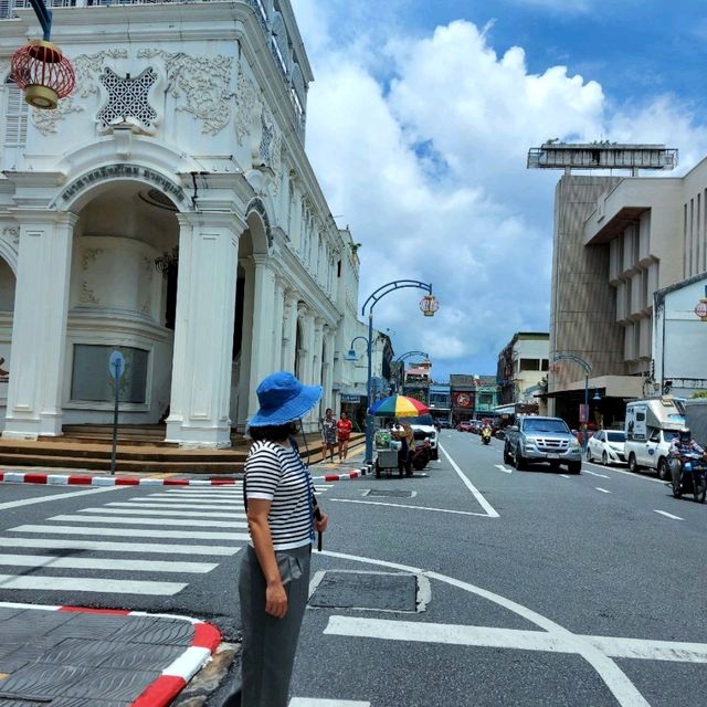 ชมเมืองเก่าภูเก็ต สถาปัตยกรรมแบบชิโน-โปรตุกีส 