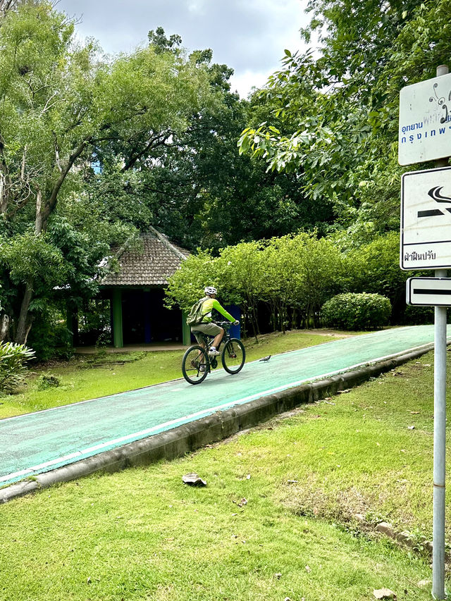 ชื่อ“สวนรถไฟ” แต่มีไว้สำหรับปั่นรถจักรยาน 🚴‍♀️