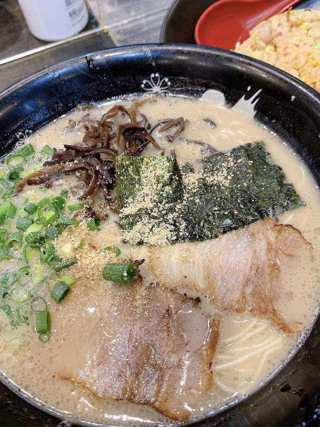 【北九州グルメ】並んでても食べたい！美味しい豚骨ラーメン🍜