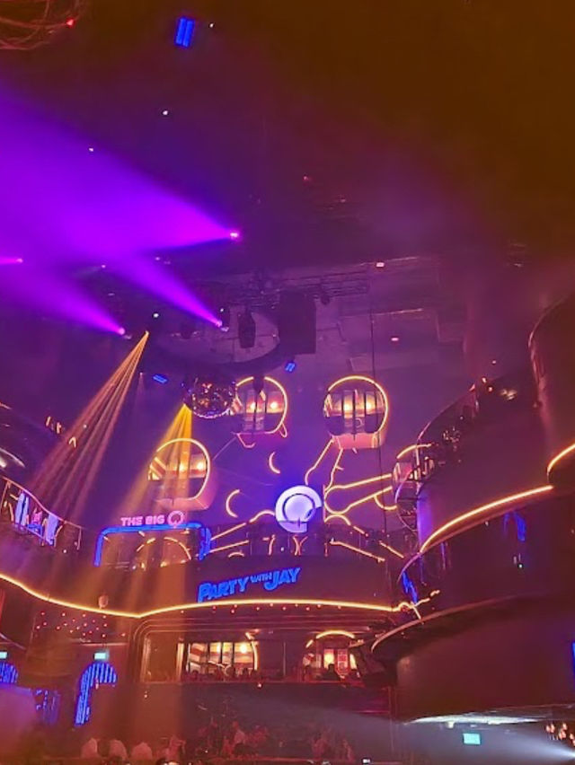 Ferries Wheel in 🇸🇬 Biggest Luxurious Club, Marquee @ MBS!