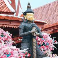 ท้าวเวสสุวรรณหน้าทองคำ 