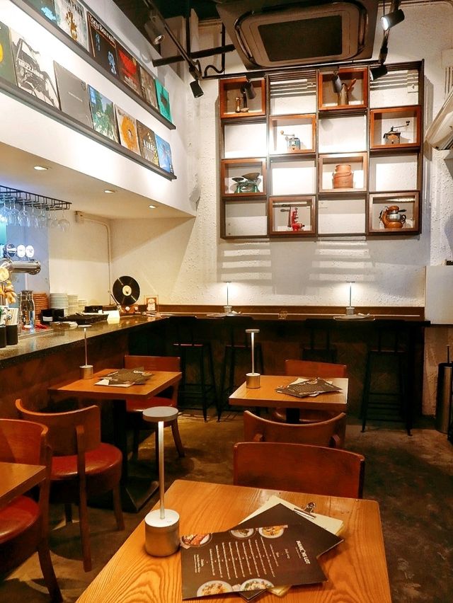 💿朝啡夕酒黑膠唱片主題的慢活Cafe☕