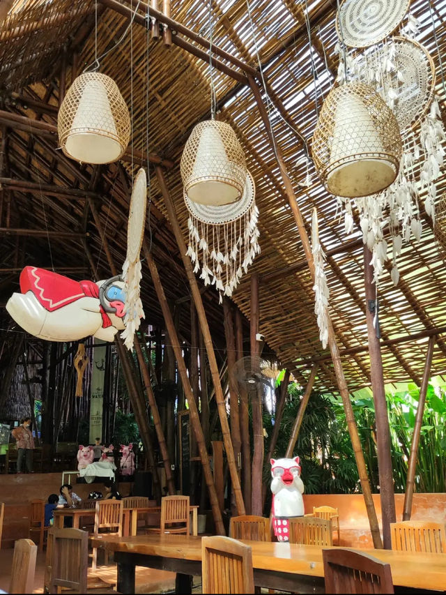 รีวิว ร้านอาหารสไตล์บ่าหลี ท่ามกลางธรรมชาติ