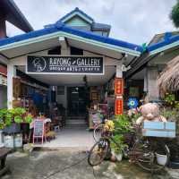 ที่นี่ "ถนนยมจินดา" เมืองเก่าระยอง 