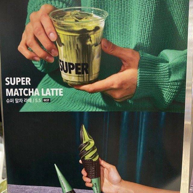 【韓国】目の前で抹茶をたてていれてくれる本物の抹茶ラテ💚