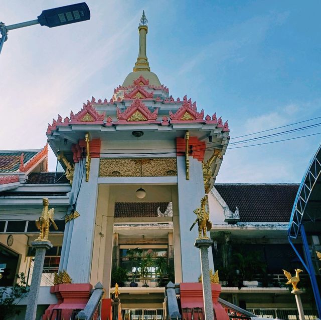 泰國曼谷湄南河畔著名古跡寺廟Wat Suttharam，百年歷史佛像雕塑，適合拍照📸打卡