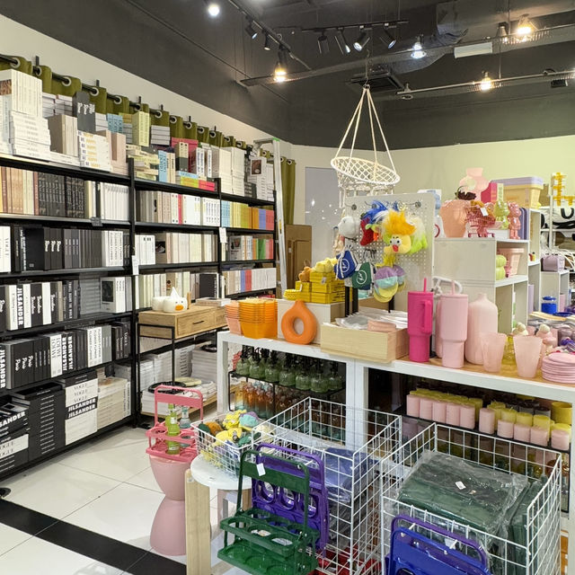 Solo Shopping Bliss at U.JU Malaysia