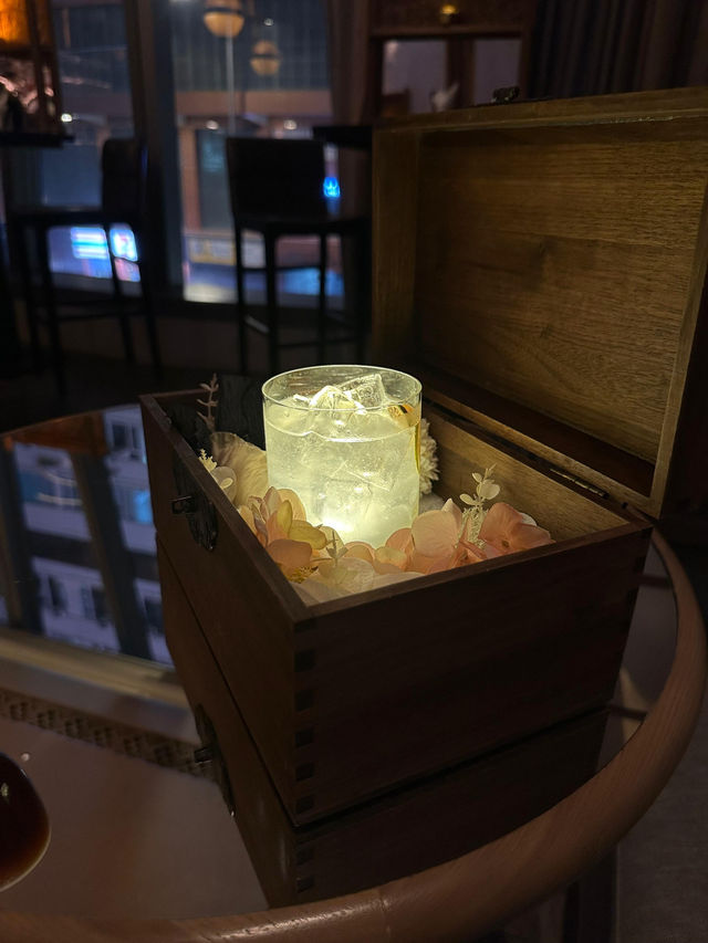 《摩登格調串燒居酒屋酒吧》
