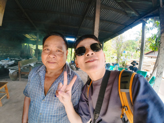 หมู่บ้านซ่างไห วิถีการต้มเหล้าทอผ้าเมืองลาว