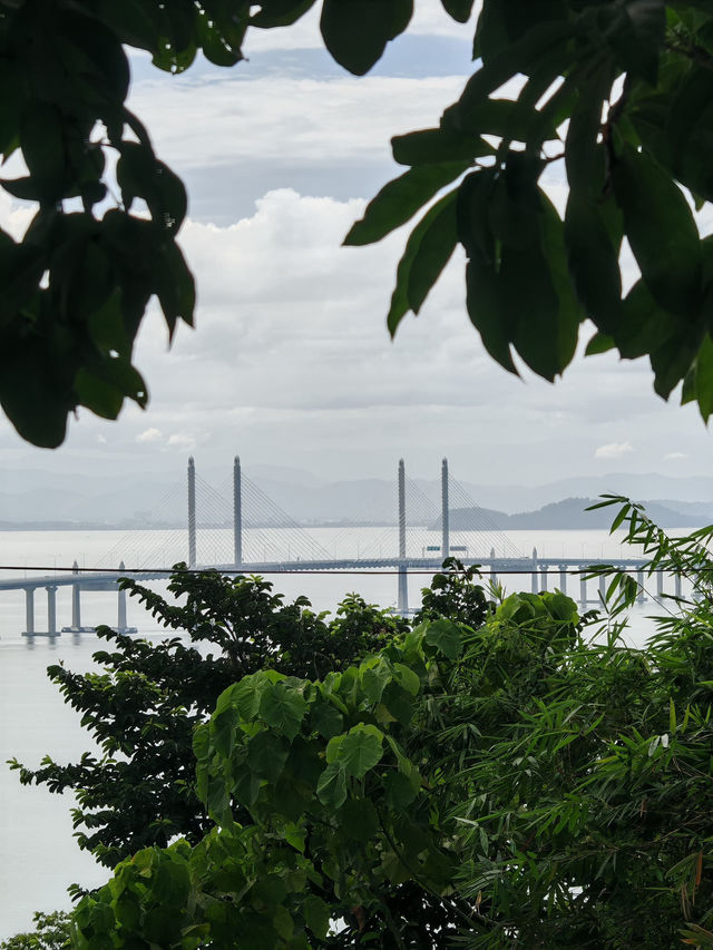 Escape to Penang’s Scenic Wonders 🌴⛰️