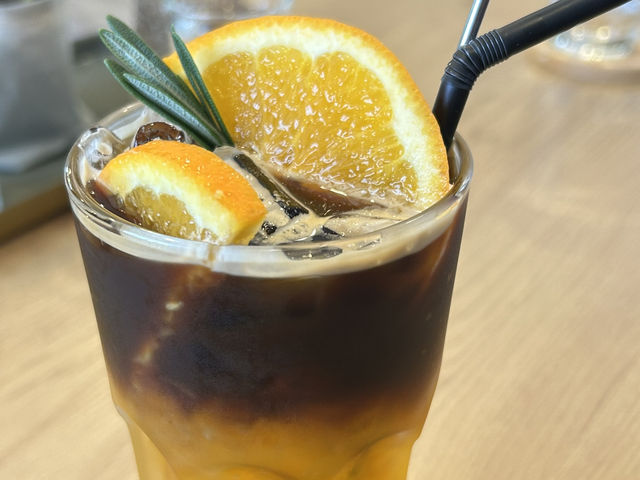 ณ by east coast coffee ร้านกาแฟสุดหรูในพัทยา