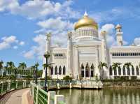 Majestic Omar Ali Saifuddien Mosque🕌