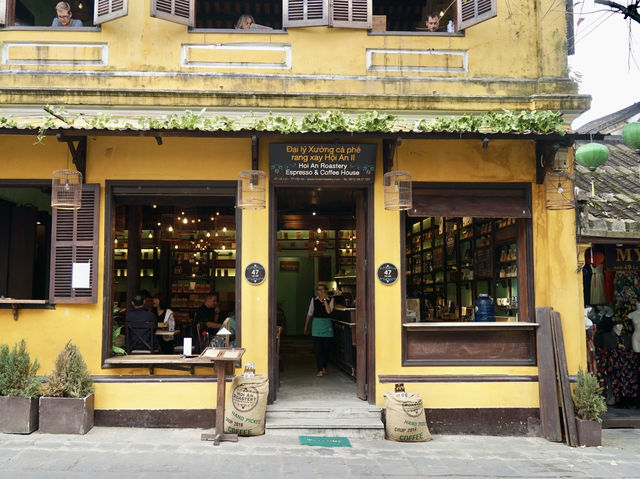 Relaxing Coffee Break at Hoi An Roastery☕️