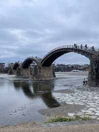 山口｜屹立逾350年 全木頭打造「不會倒的橋」岩國錦帶橋