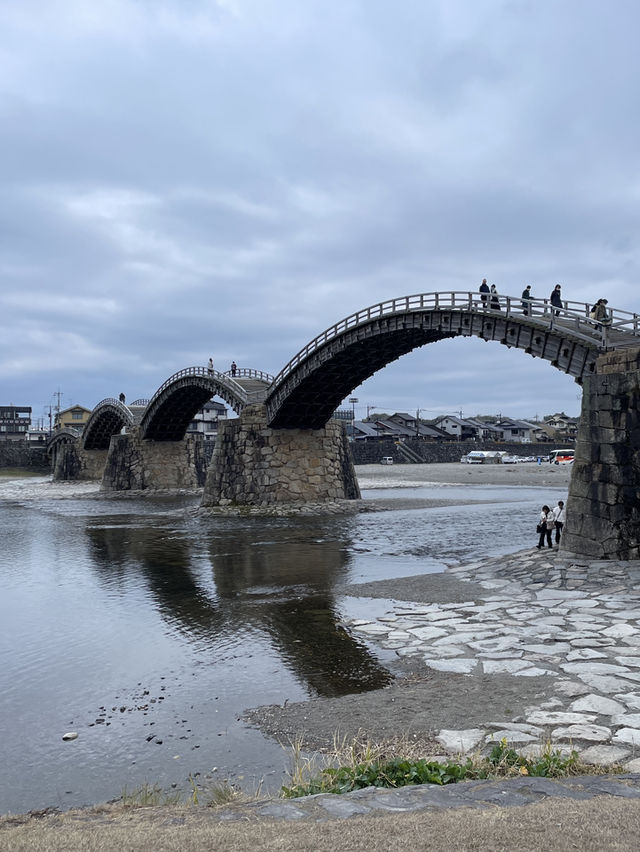 山口｜屹立逾350年 全木頭打造「不會倒的橋」岩國錦帶橋