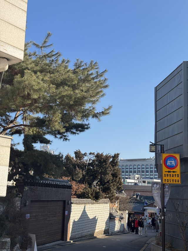 Bukchon Hanok Village หมู่บ้านสไตล์โซชอน