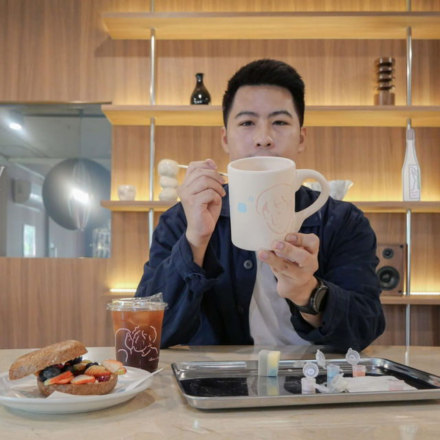 นิทรรศการเดือนแห่งความรัก “Behind the Cup"🌺