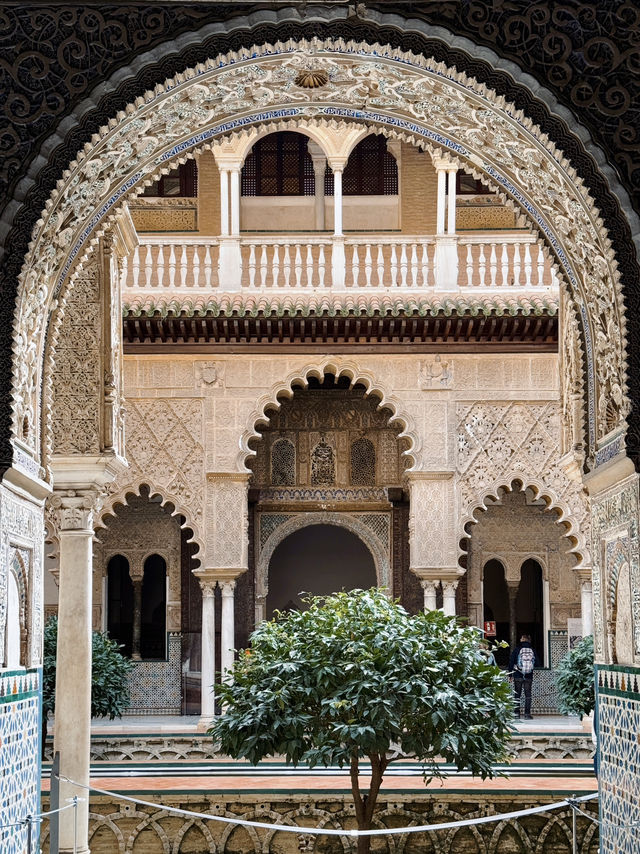 Be ready to get mindblown by this Islamic palace in Seville 