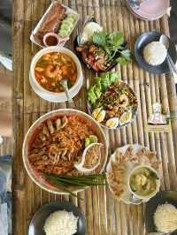 ร้านกลมดิ๊ก ศาลายา: อร่อยครบ จบในที่เดียว 🍴✨