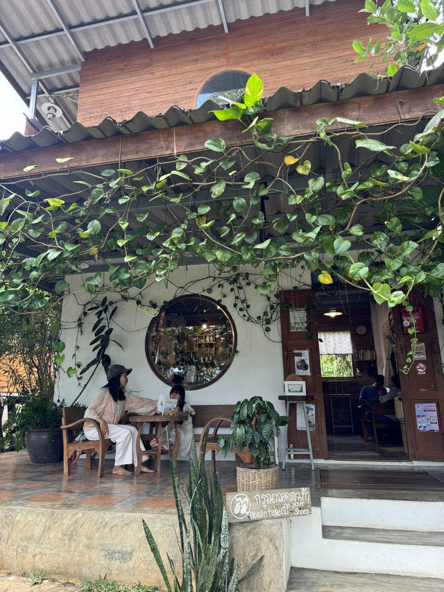 Backyard cafe โรงคั่วหลังบ้าน เบตง