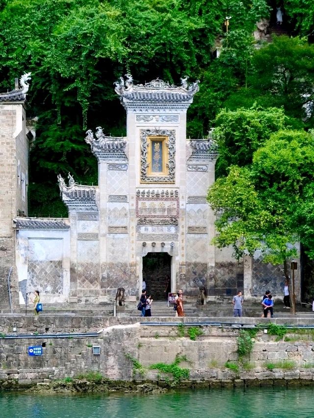 Qinglong Cave: An Ancient Architectural Marvel