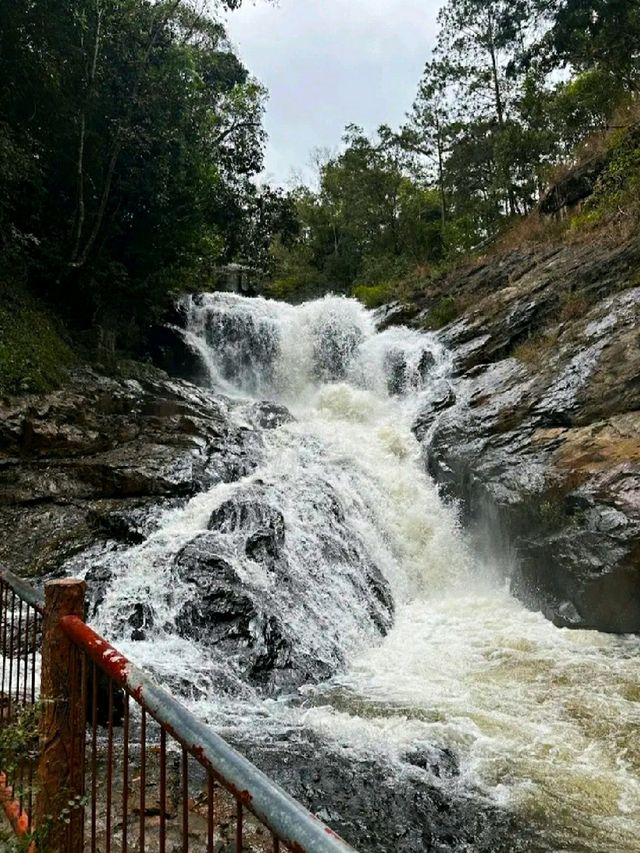 BEAUTIFUL WATERFALLS IN. DALAT.