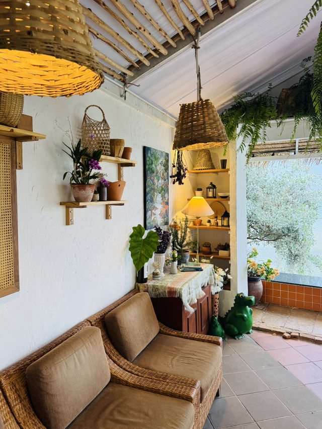 สัมผัสความชิลที่ Chaplu Cafe & Restaurant หัวหิน 
