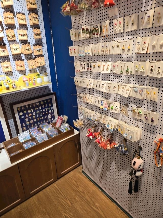상해의 인사동 거리 , 티엔즈팡에서 쇼핑하기 🛍 - 향수, 마그넷, 기념품